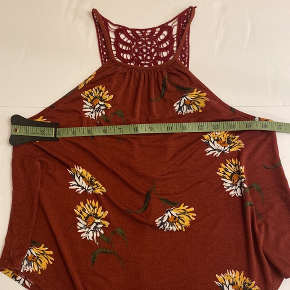 FOREVER 21 Juniors Tank Top (babydoll) Small Burgundy with White/Yellow Daisies - Picture 6 of 6